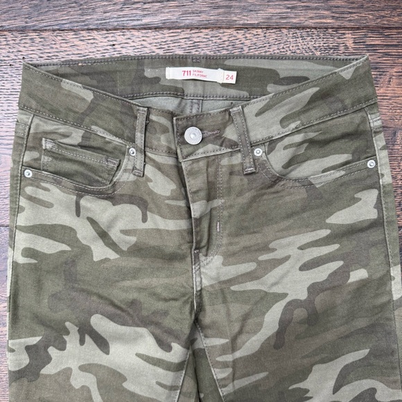 Levi's Camouflage 711 Skinny Jeans - Picture 3 of 6